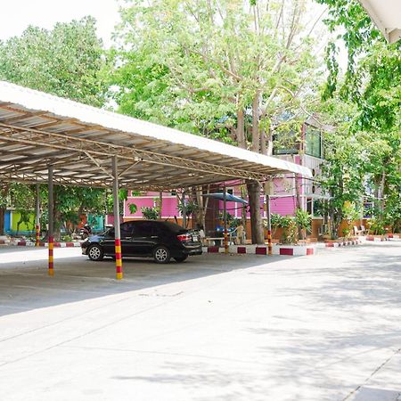 Rak Kun Resort 2 Nakhon Sawan Luaran gambar