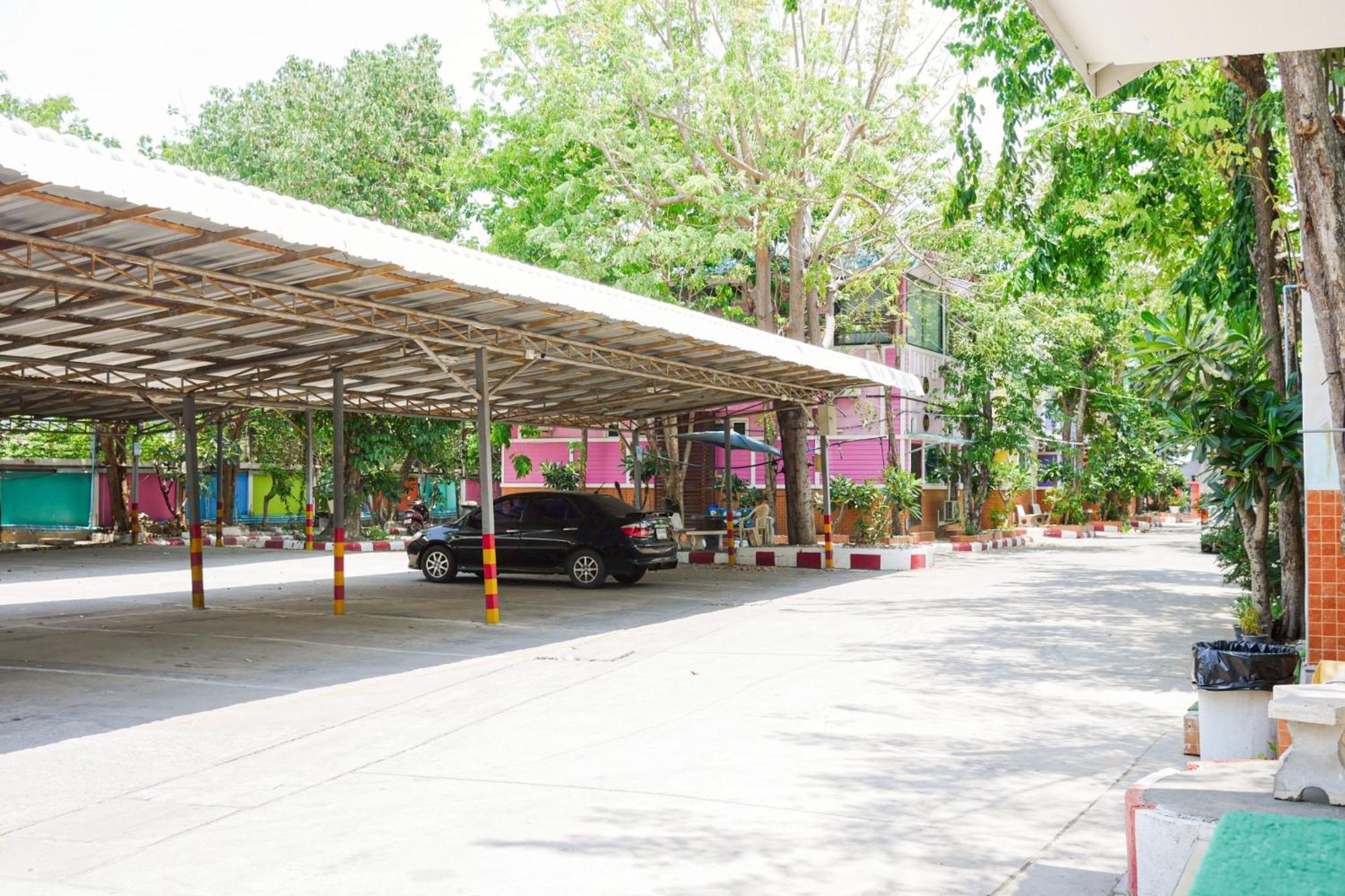 Rak Kun Resort 2 Nakhon Sawan Luaran gambar