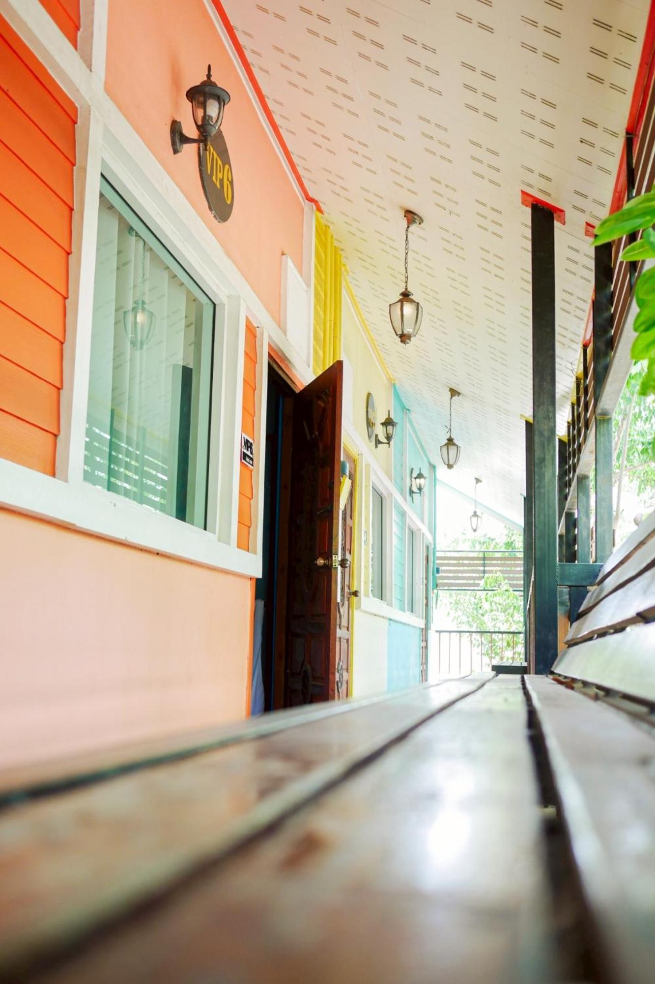 Rak Kun Resort 2 Nakhon Sawan Luaran gambar