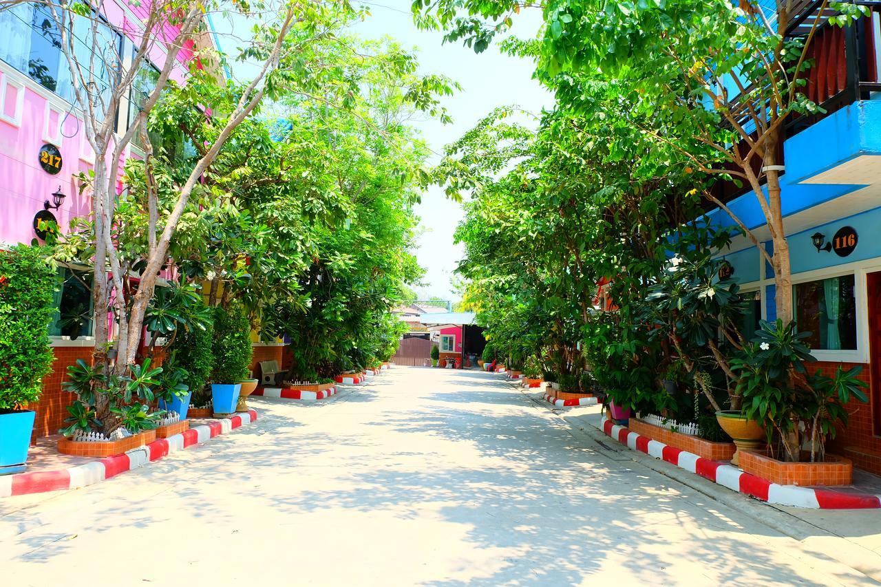 Rak Kun Resort 2 Nakhon Sawan Luaran gambar