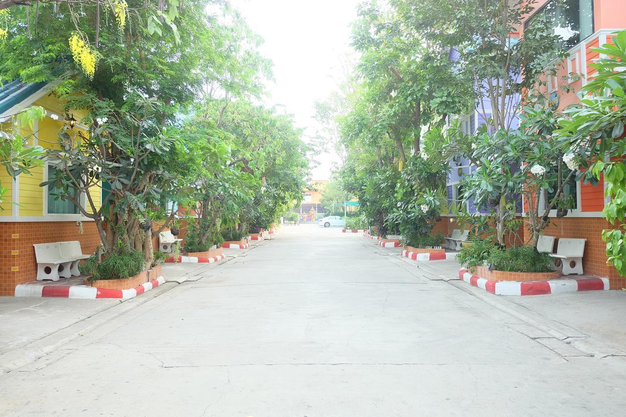 Rak Kun Resort 2 Nakhon Sawan Luaran gambar