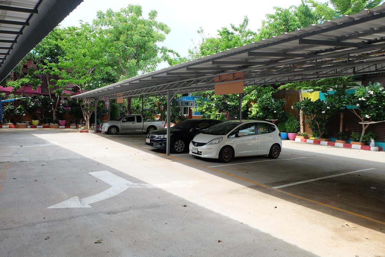 Rak Kun Resort 2 Nakhon Sawan Luaran gambar