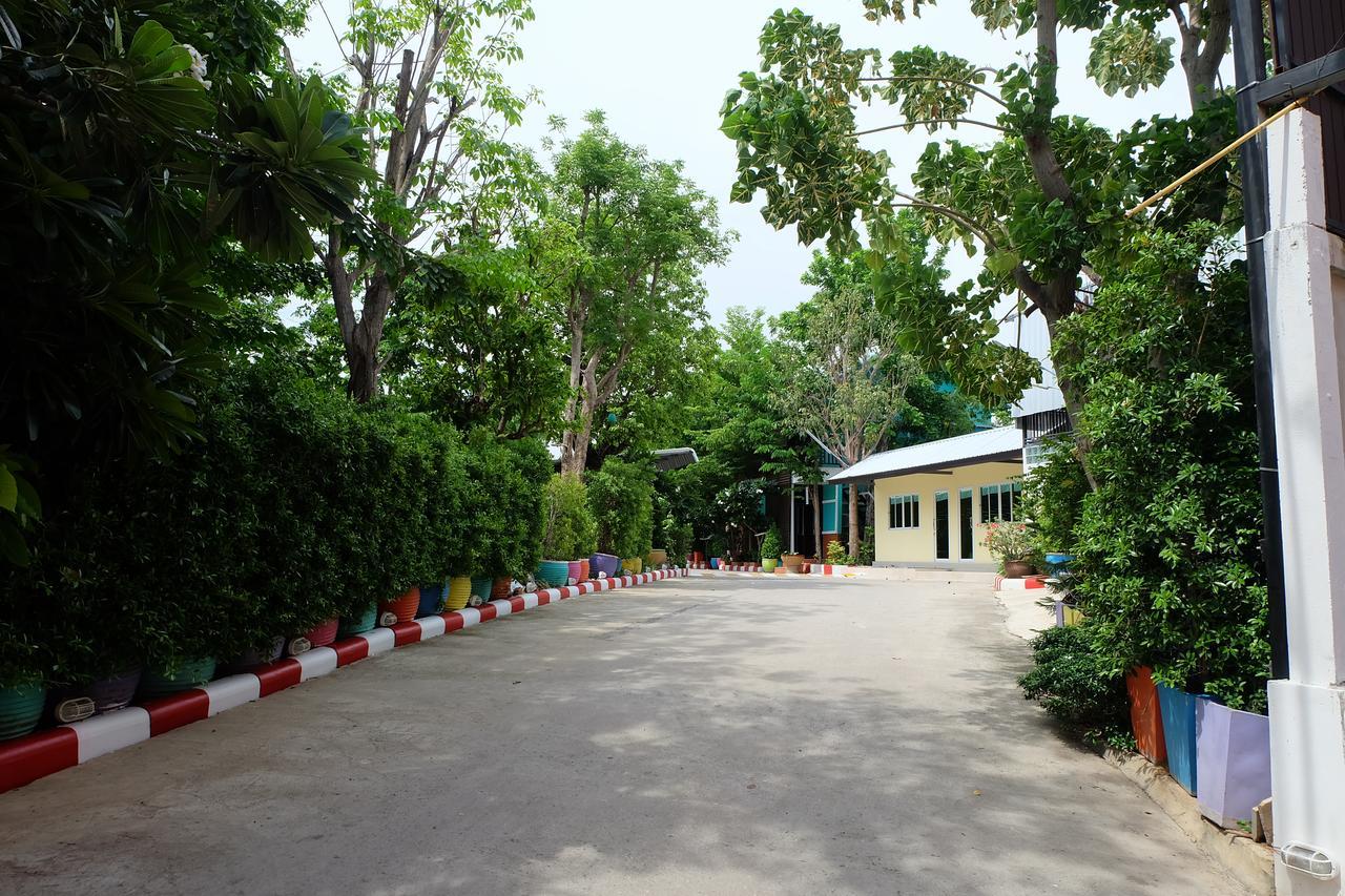 Rak Kun Resort 2 Nakhon Sawan Luaran gambar