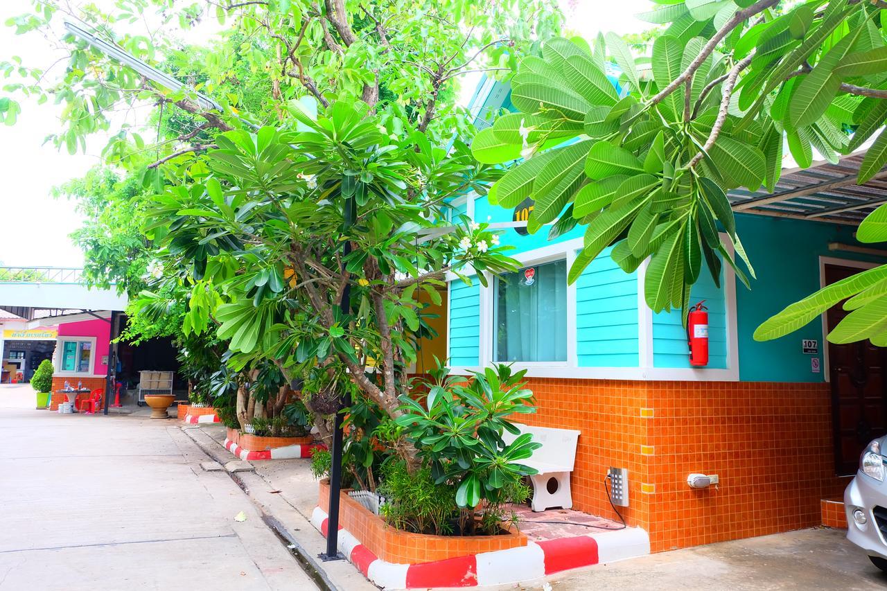 Rak Kun Resort 2 Nakhon Sawan Luaran gambar