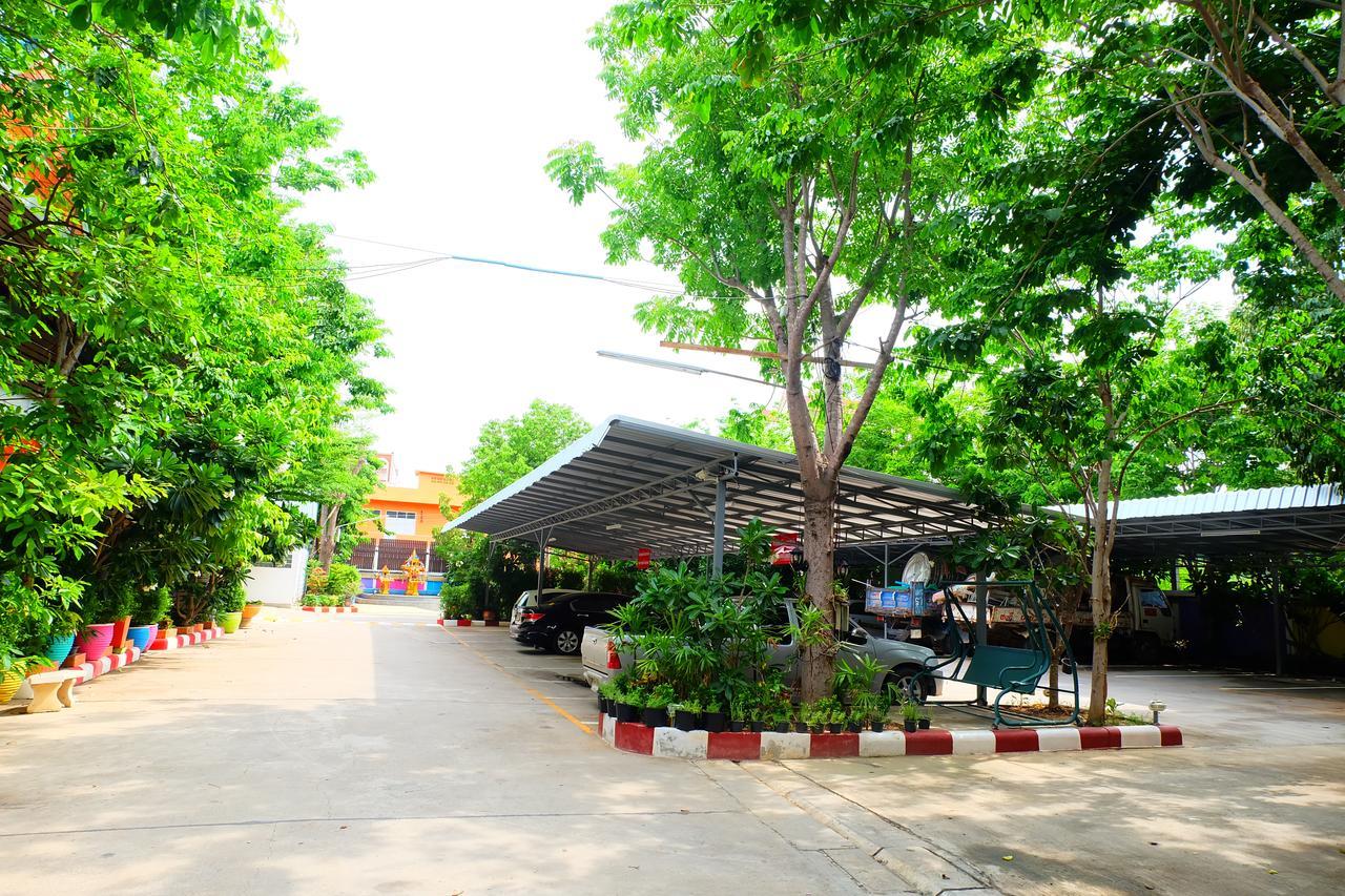 Rak Kun Resort 2 Nakhon Sawan Luaran gambar