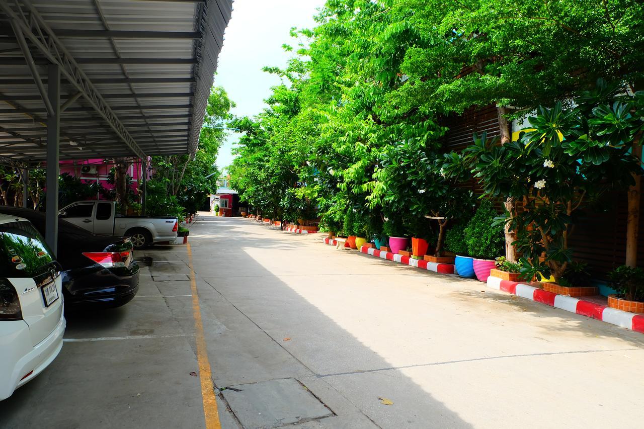 Rak Kun Resort 2 Nakhon Sawan Luaran gambar