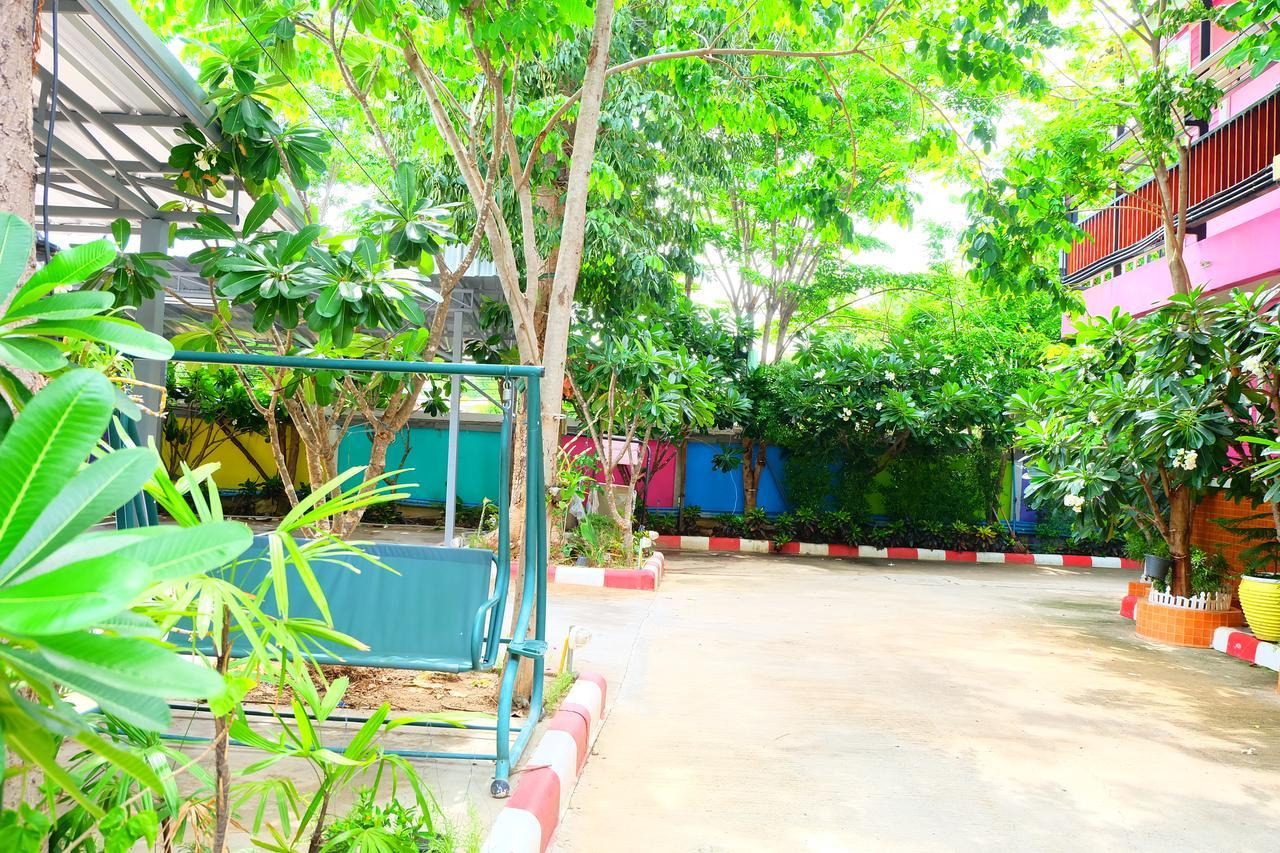 Rak Kun Resort 2 Nakhon Sawan Luaran gambar