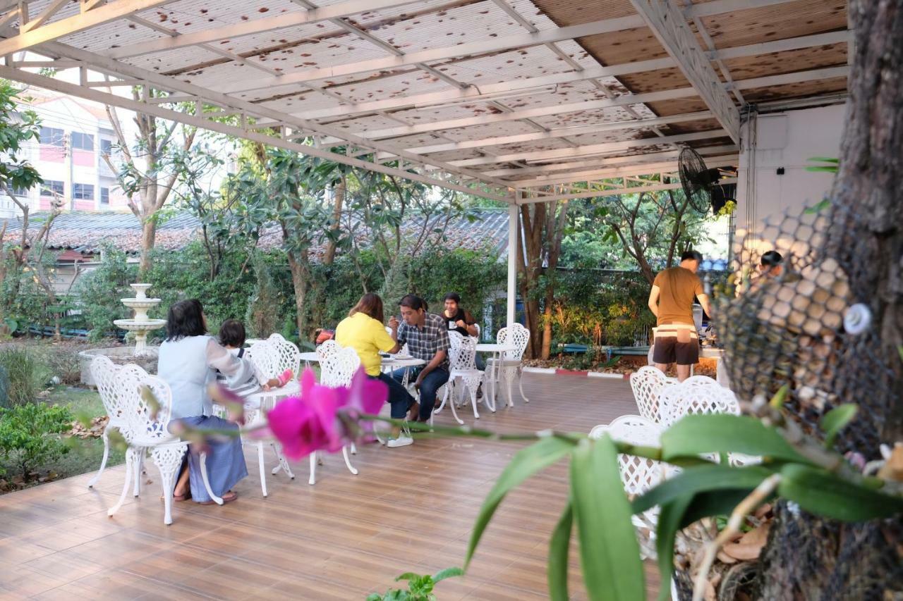 Rak Kun Resort 2 Nakhon Sawan Luaran gambar
